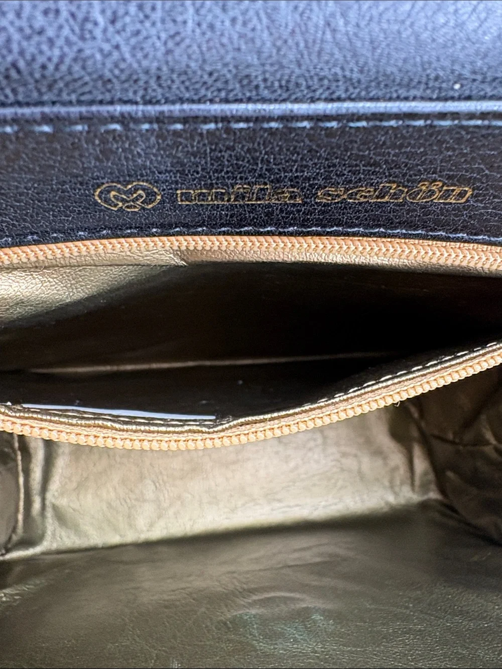 Mela Schon classic black